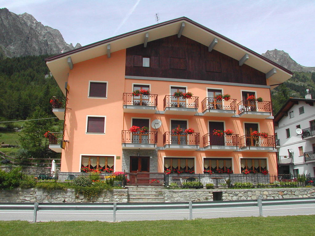 Bionaz Albergo Valentino מראה חיצוני תמונה